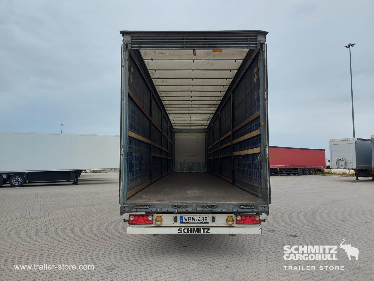 SCHMITZ Curtainsider Mega - Gardintrailer: bilde 2 SCHMITZ Curtainsider Mega - Gardintrailer: bilde 2