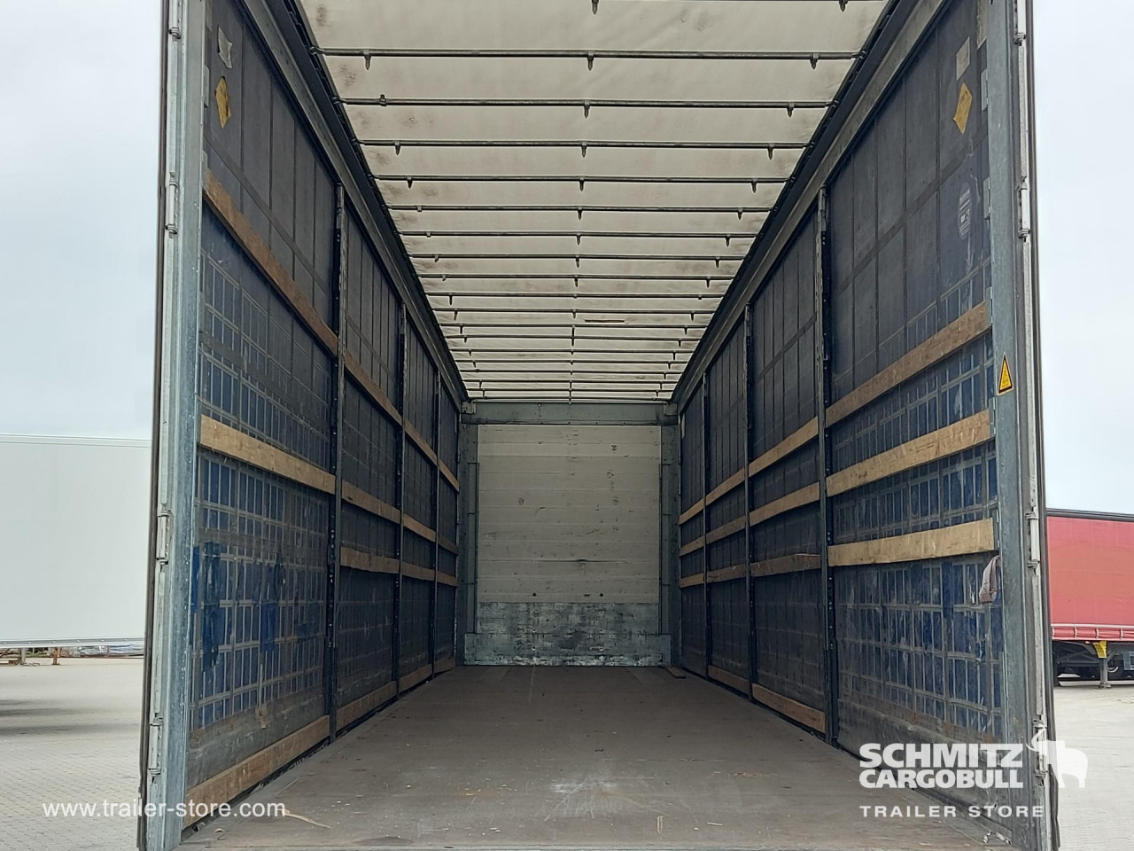 SCHMITZ Curtainsider Mega - Gardintrailer: bilde 3 SCHMITZ Curtainsider Mega - Gardintrailer: bilde 3