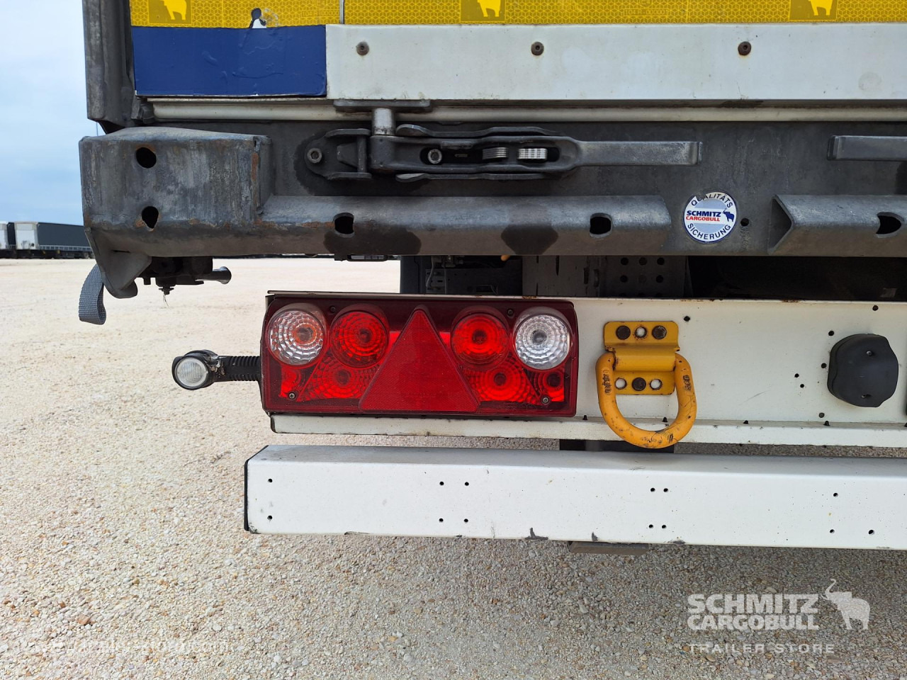 SCHMITZ Curtainsider Mega - Gardintrailer: bilde 4 SCHMITZ Curtainsider Mega - Gardintrailer: bilde 4