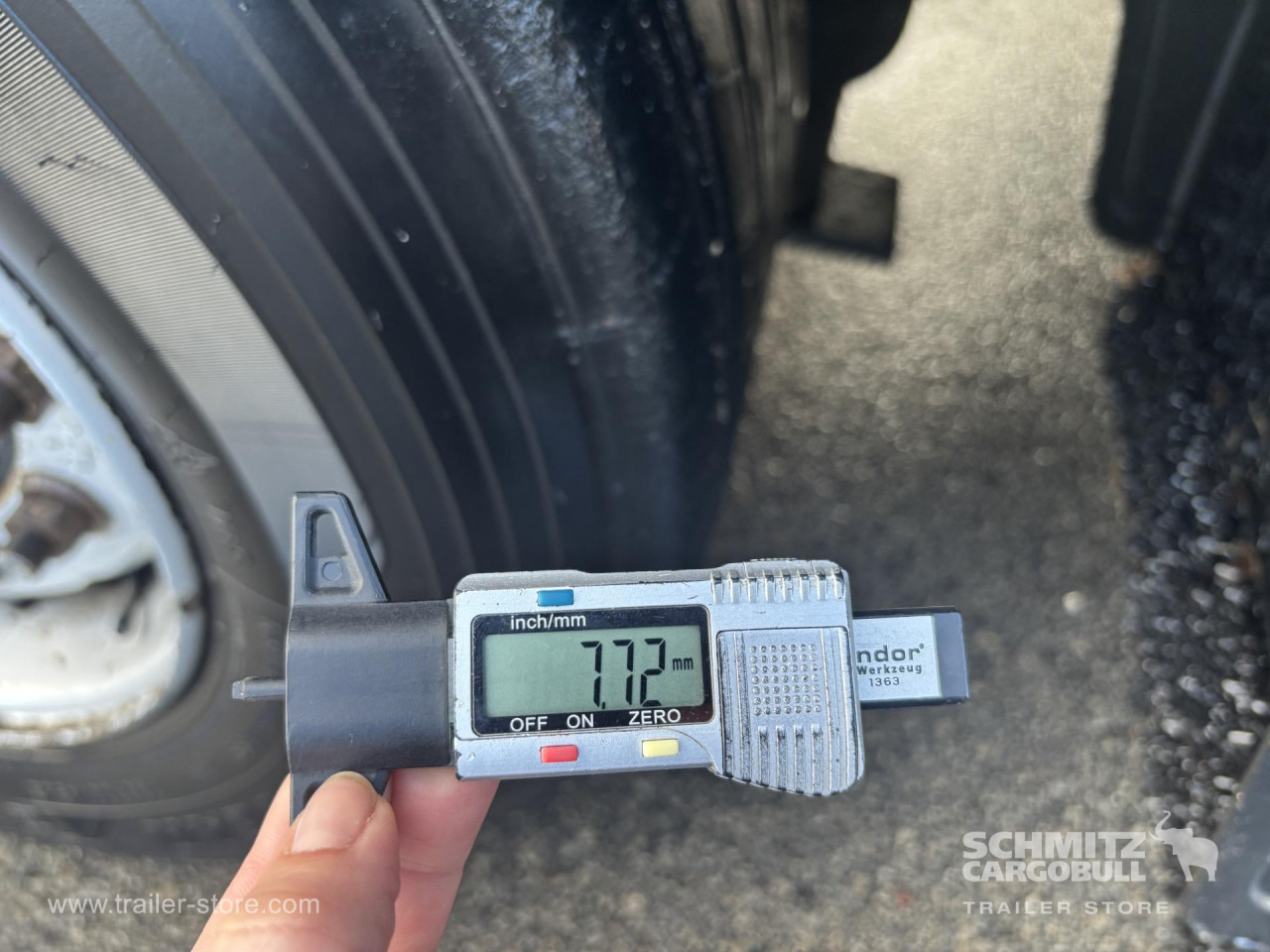 SCHMITZ Curtainsider Mega - Gardintrailer: bilde 4 SCHMITZ Curtainsider Mega - Gardintrailer: bilde 4