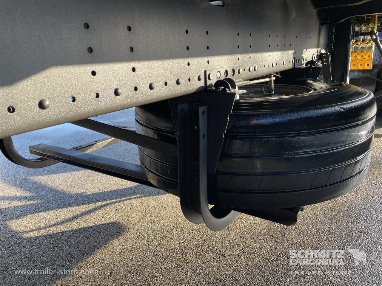 SCHMITZ Curtainsider Standard - Gardintrailer: bilde 2 SCHMITZ Curtainsider Standard - Gardintrailer: bilde 2