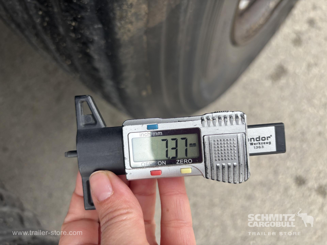 SCHMITZ Curtainsider Standard - Gardintrailer: bilde 2 SCHMITZ Curtainsider Standard - Gardintrailer: bilde 2