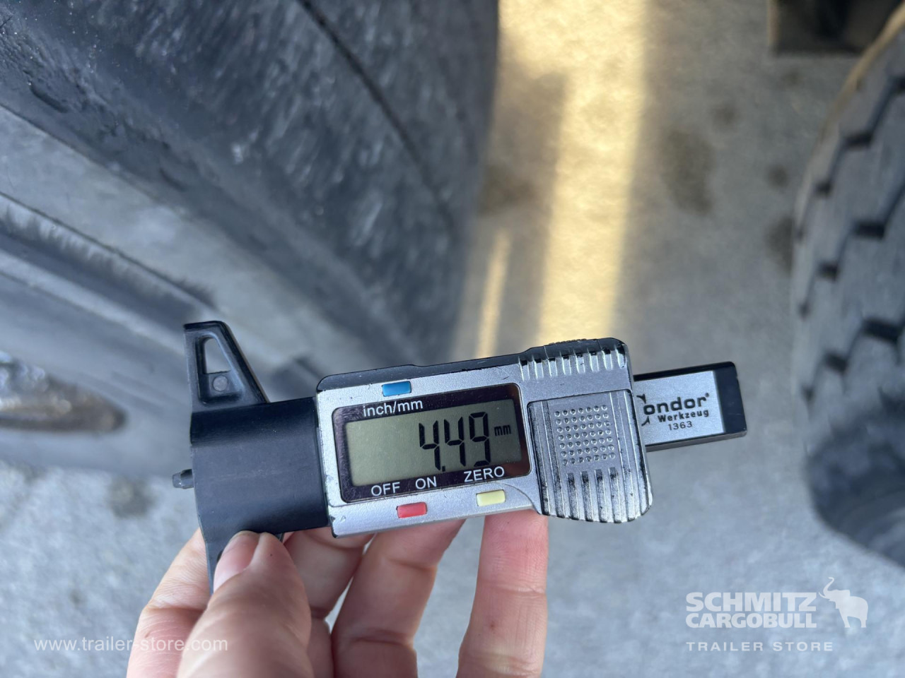 SCHMITZ Curtainsider Standard - Gardintrailer: bilde 2 SCHMITZ Curtainsider Standard - Gardintrailer: bilde 2