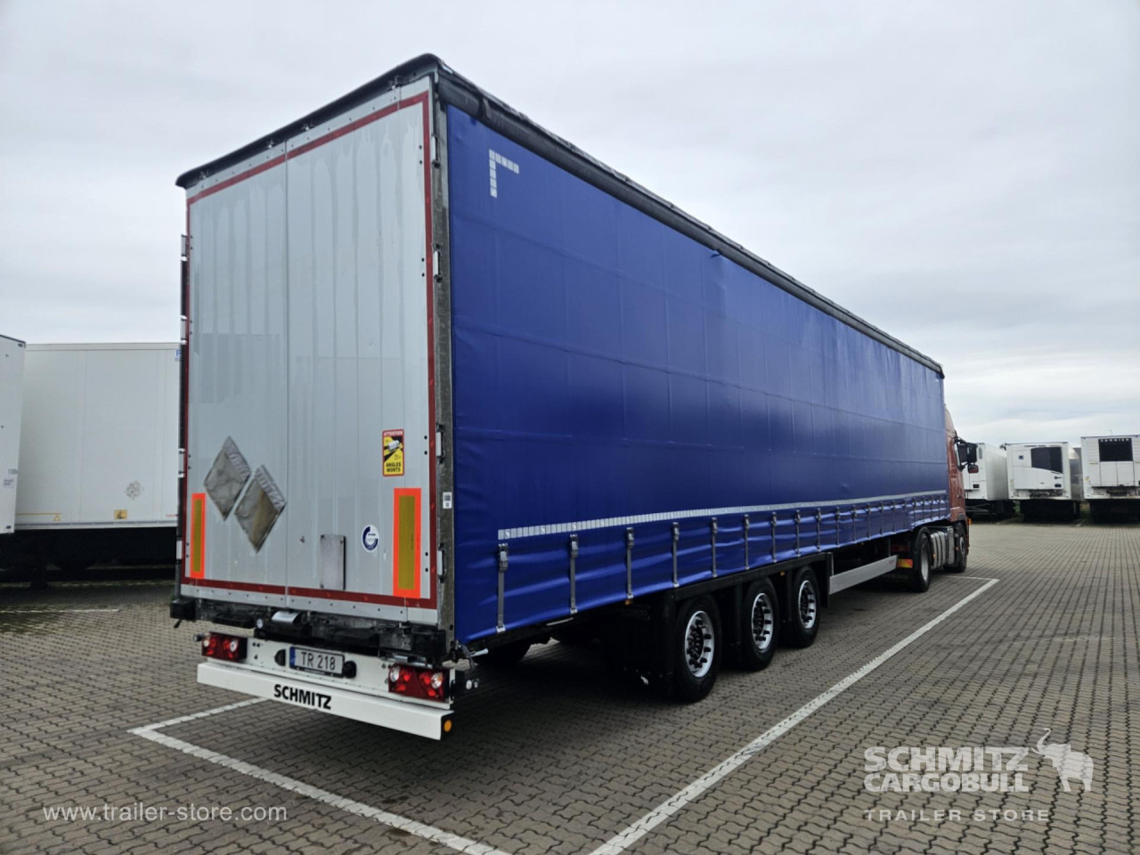 SCHMITZ Curtainsider Mega - Gardintrailer: bilde 1 SCHMITZ Curtainsider Mega - Gardintrailer: bilde 1