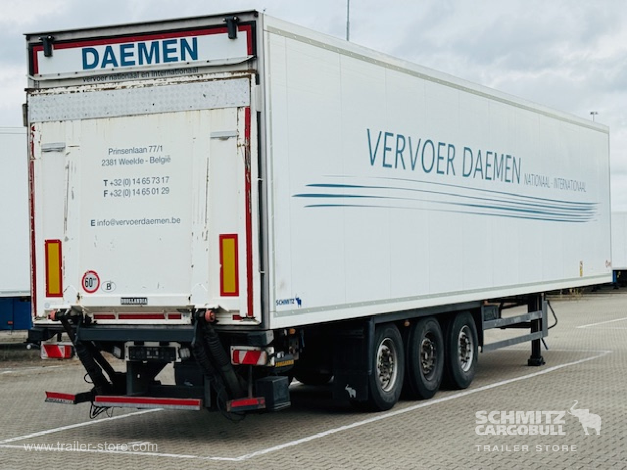 SCHMITZ Oplegger Vries Standard Taillift - Isotermisk semitrailer: bilde 1 SCHMITZ Oplegger Vries Standard Taillift - Isotermisk semitrailer: bilde 1