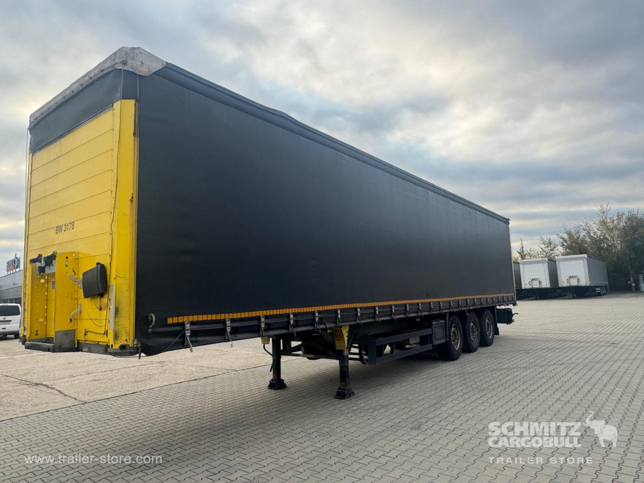 SCHMITZ Curtainsider Standard - Gardintrailer: bilde 4 SCHMITZ Curtainsider Standard - Gardintrailer: bilde 4