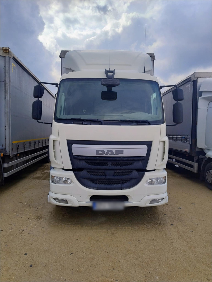 DAF LF 250 / Curtainsider 18 EPAL / sleeping cab - Kapellbil: bilde 2 DAF LF 250 / Curtainsider 18 EPAL / sleeping cab - Kapellbil: bilde 2