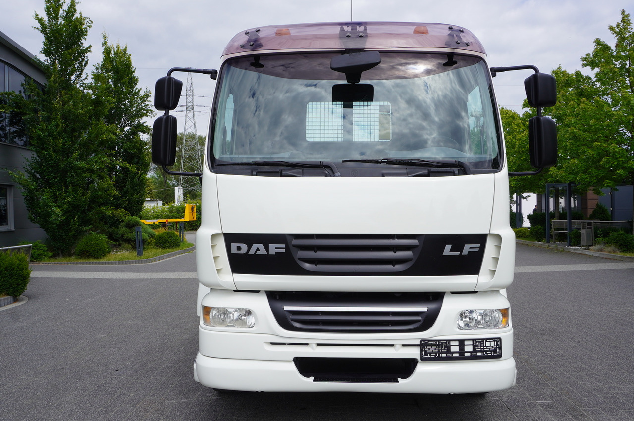 DAF LF 55.220 Skip loader GUIMA PALFINGER M14T - Liftdumper lastebil: bilde 2 DAF LF 55.220 Skip loader GUIMA PALFINGER M14T - Liftdumper lastebil: bilde 2