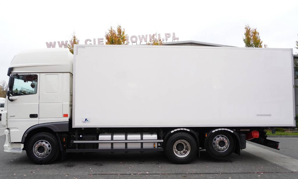 DAF XF 450 6×2 E6 / Refrigerator Lacapitaine / ATP/FRC to 2027 / 18 pallets - Lastebil med kjøl: bilde 4 DAF XF 450 6×2 E6 / Refrigerator Lacapitaine / ATP/FRC to 2027 / 18 pallets - Lastebil med kjøl: bilde 4