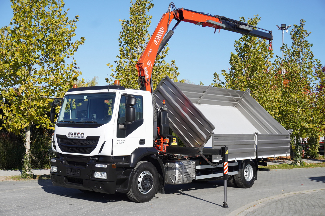 IVECO Stralis 310 E6 / NEW 3-sided tipper / Fassi F135 crane with remote control - Planbil, Kranbil: bilde 2 IVECO Stralis 310 E6 / NEW 3-sided tipper / Fassi F135 crane with remote control - Planbil, Kranbil: bilde 2
