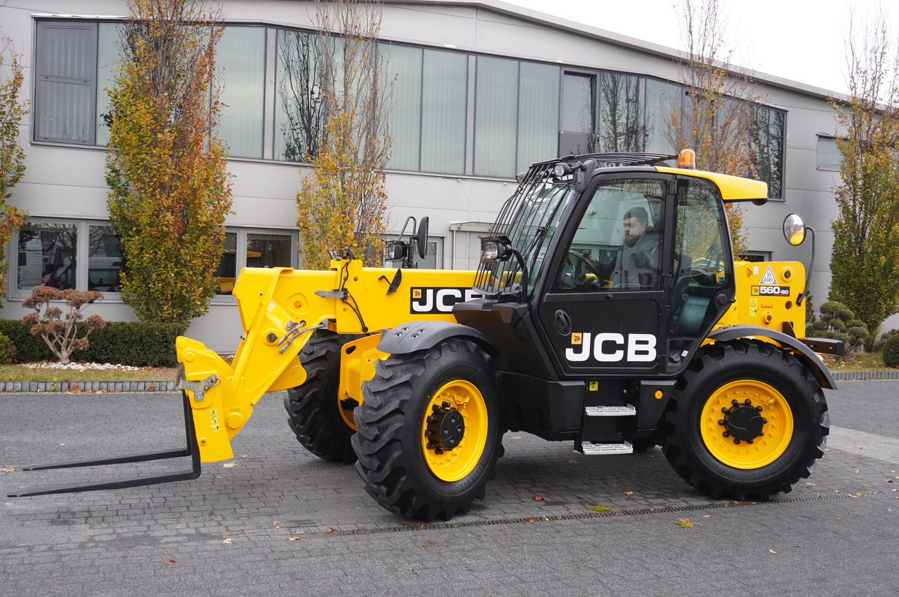 JCB 560-80 / 6 ton lifting capacity / power 146 HP - Teleskoplastere: bilde 3 JCB 560-80 / 6 ton lifting capacity / power 146 HP - Teleskoplastere: bilde 3