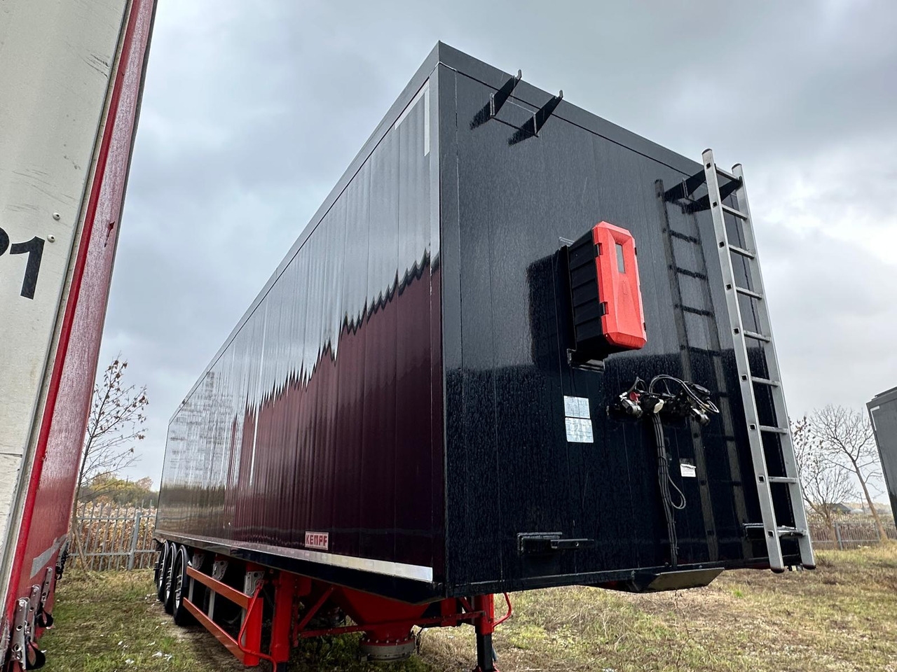 KEMPF SKM AK unloader 4 chambers with lower chute / capacity 65 m3 / 12 pieces - Tippsemi: bilde 3 KEMPF SKM AK unloader 4 chambers with lower chute / capacity 65 m3 / 12 pieces - Tippsemi: bilde 3