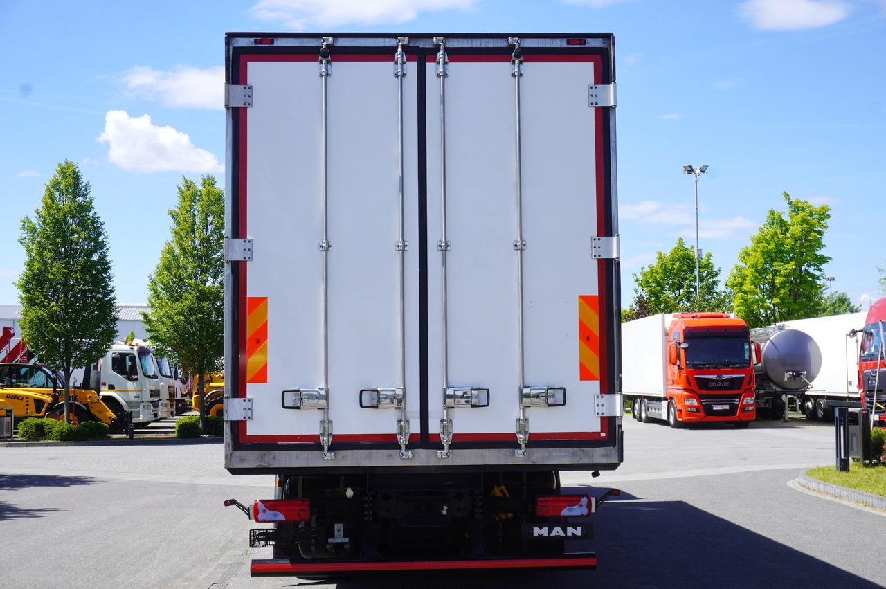 MAN GX 26.510 / 2022 / NEW Krone bitemperature refrigerated truck / Carrier Supra 850 MT / 4 units - Lastebil med kjøl: bilde 3 MAN GX 26.510 / 2022 / NEW Krone bitemperature refrigerated truck / Carrier Supra 850 MT / 4 units - Lastebil med kjøl: bilde 3