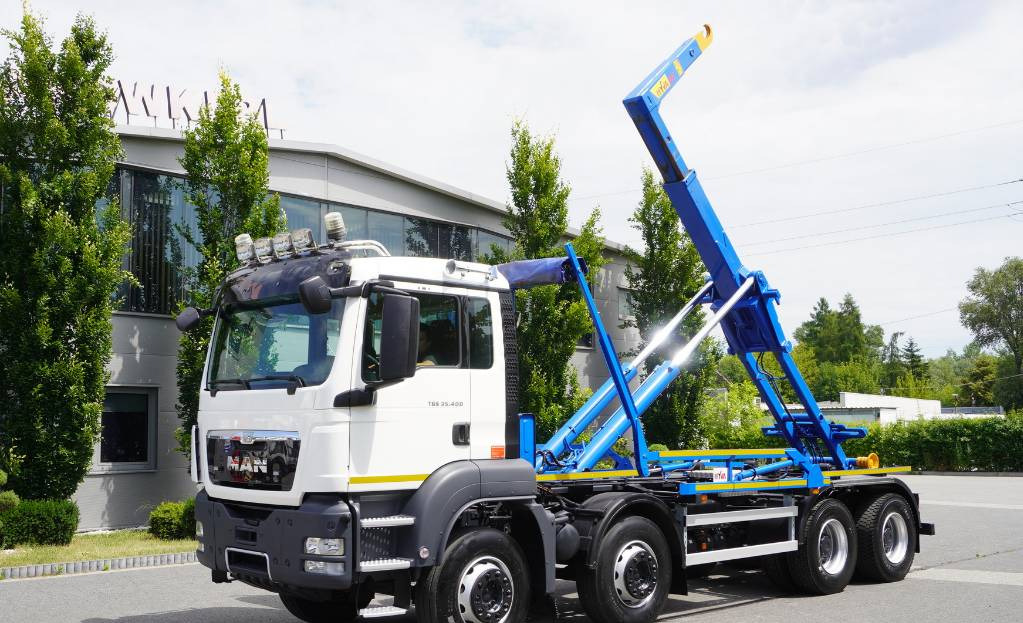 MAN TGS 35.400 8×4 HYVA LIFT 32.56 SE hooklift - Krokbil: bilde 1 MAN TGS 35.400 8×4 HYVA LIFT 32.56 SE hooklift - Krokbil: bilde 1