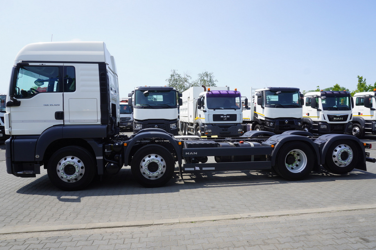 MAN TGS 35.420 8x2 / Chassis 6.4 m / 3 steered axles - Chassis lastebil: bilde 3 MAN TGS 35.420 8x2 / Chassis 6.4 m / 3 steered axles - Chassis lastebil: bilde 3