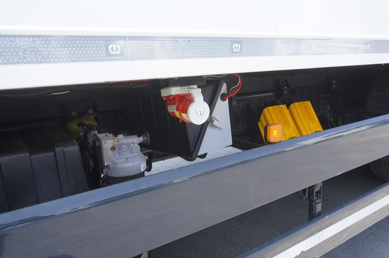 Lastebil med kjøl MAN TGX 26.470 / 2022 / Krone Refrigerator 40 EPAL Multitemp Dopplestock / Carrier Supra 950 MT: bilde 9