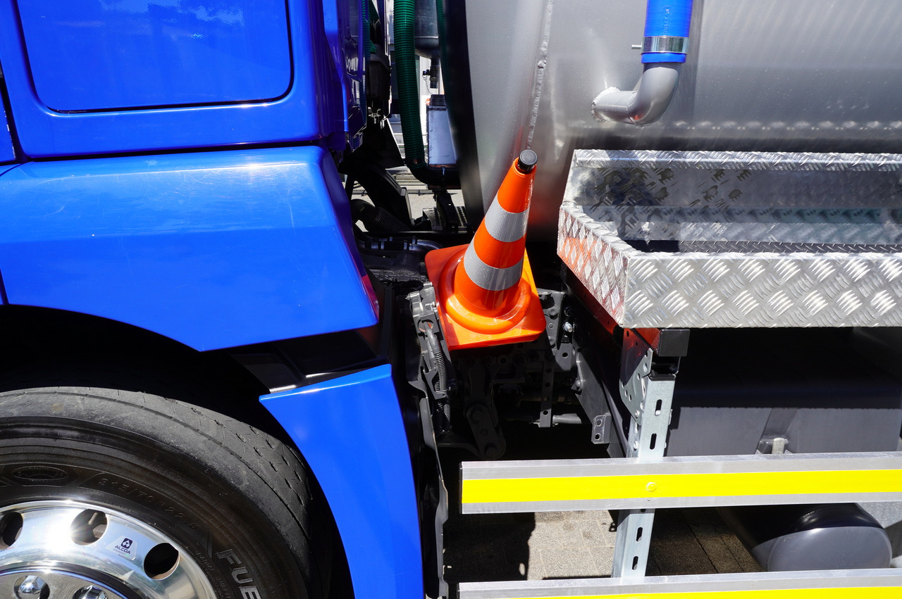 Gjødselvogn MERCEDES-BENZ Actros 18.35 LS / Body NEW septic tank (08/2025) 11000 l / 280000 kilometers!: bilde 14 Gjødselvogn MERCEDES-BENZ Actros 18.35 LS / Body NEW septic tank (08/2025) 11000 l / 280000 kilometers!: bilde 14