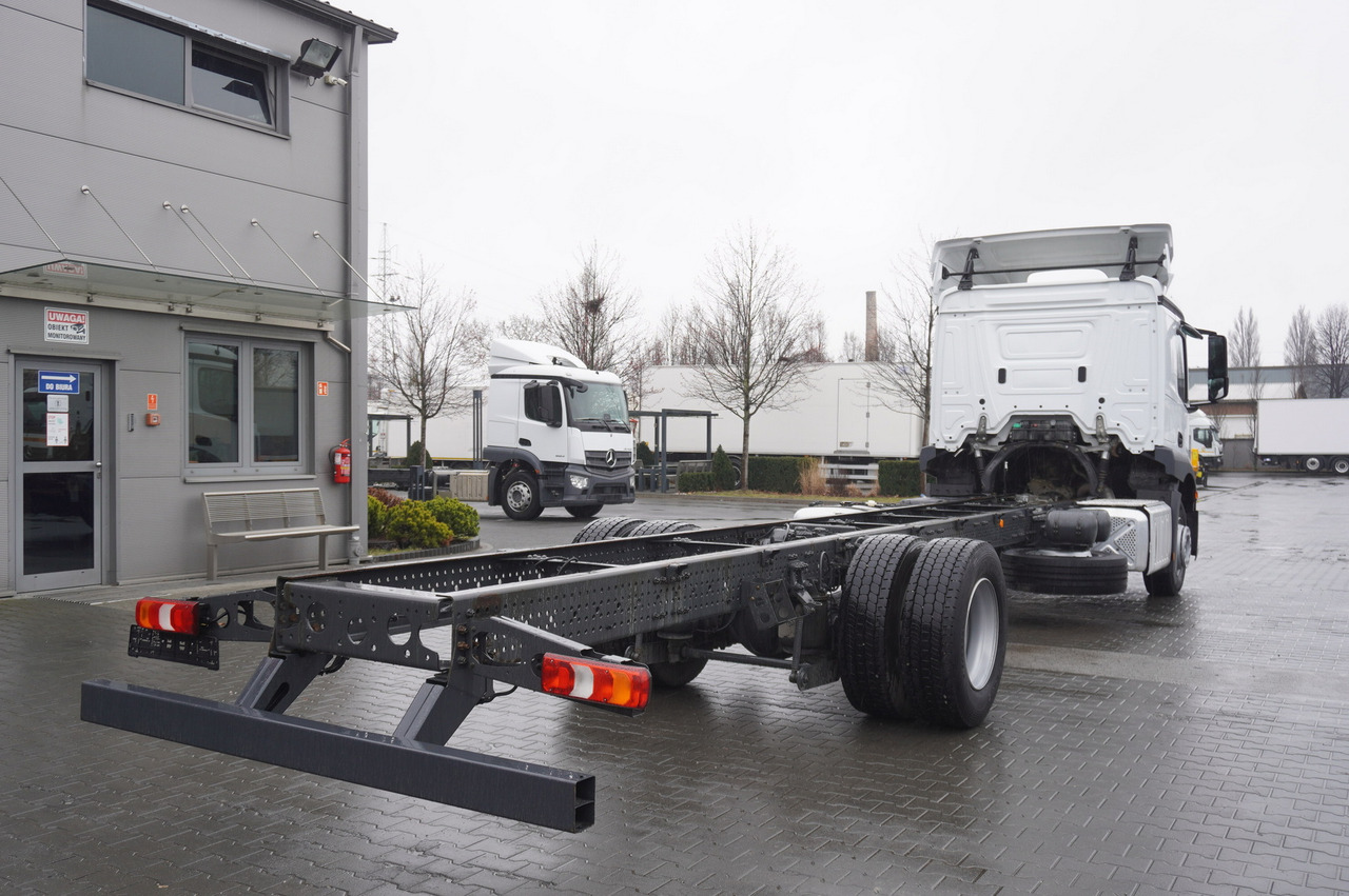 MERCEDES-BENZ Actros 1824 / 9.1 m chassis / sleeping cabin - Chassis lastebil: bilde 3 MERCEDES-BENZ Actros 1824 / 9.1 m chassis / sleeping cabin - Chassis lastebil: bilde 3