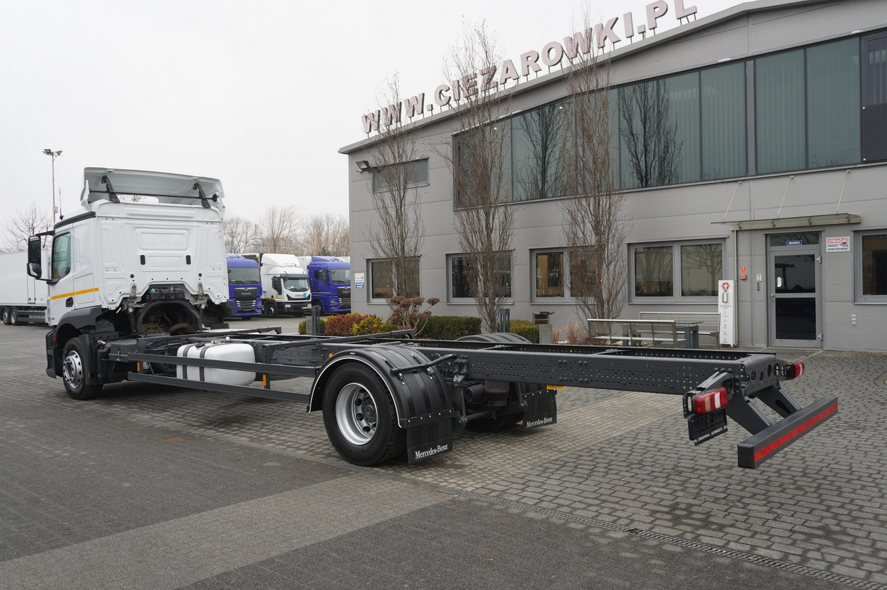 MERCEDES-BENZ Actros 1824 / 9.1 m chassis / sleeping cabin - Chassis lastebil: bilde 4 MERCEDES-BENZ Actros 1824 / 9.1 m chassis / sleeping cabin - Chassis lastebil: bilde 4