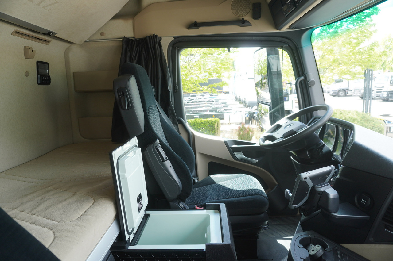 Leie MERCEDES-BENZ Actros 2542 / NEW tow truck / steered 3rd axle MERCEDES-BENZ Actros 2542 / NEW tow truck / steered 3rd axle: bilde 28 Leie MERCEDES-BENZ Actros 2542 / NEW tow truck / steered 3rd axle MERCEDES-BENZ Actros 2542 / NEW tow truck / steered 3rd axle: bilde 28