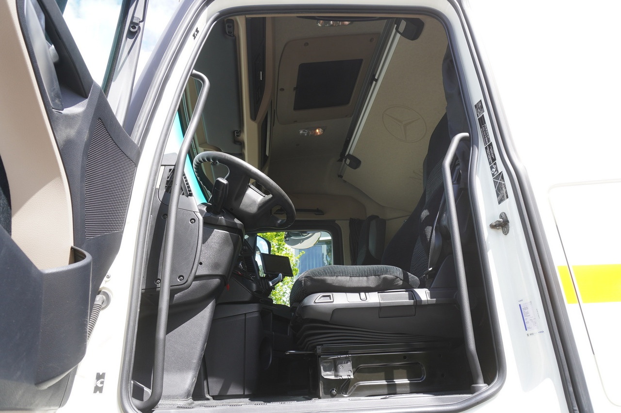 Leie MERCEDES-BENZ Actros 2542 / NEW tow truck / steered 3rd axle MERCEDES-BENZ Actros 2542 / NEW tow truck / steered 3rd axle: bilde 18 Leie MERCEDES-BENZ Actros 2542 / NEW tow truck / steered 3rd axle MERCEDES-BENZ Actros 2542 / NEW tow truck / steered 3rd axle: bilde 18