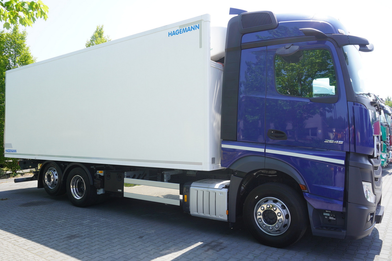 MERCEDES-BENZ Actros 2545 / 2021 / Hagemann refrigerator Multitemperature - Lastebil med kjøl: bilde 4 MERCEDES-BENZ Actros 2545 / 2021 / Hagemann refrigerator Multitemperature - Lastebil med kjøl: bilde 4