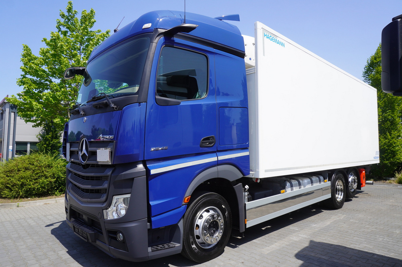 MERCEDES-BENZ Actros 2545 / 2021 / Hagemann refrigerator Multitemperature - Lastebil med kjøl: bilde 2 MERCEDES-BENZ Actros 2545 / 2021 / Hagemann refrigerator Multitemperature - Lastebil med kjøl: bilde 2