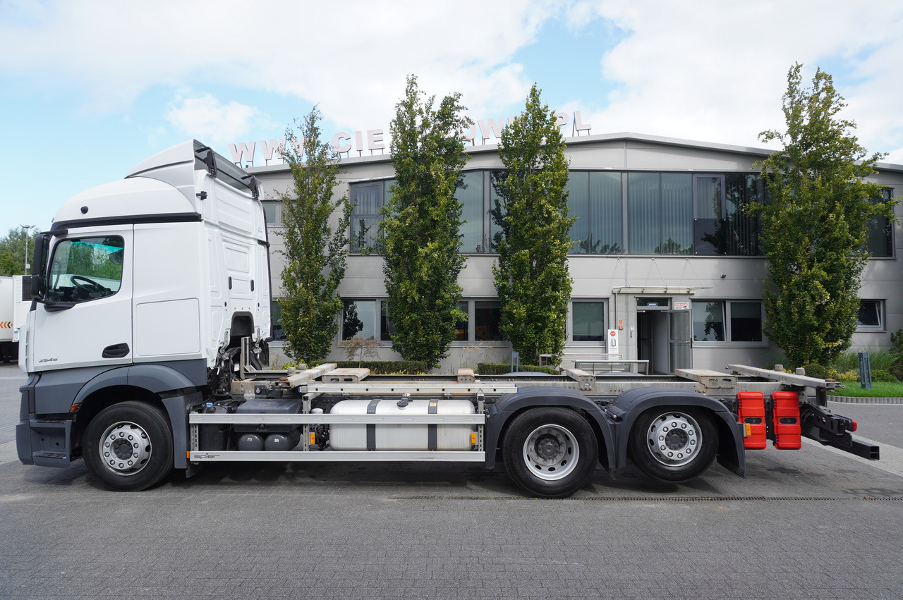 MERCEDES-BENZ Actros 2545 6×2 MP5 / Full ADR / 2 units - Container-transport/ Vekselflak lastebil: bilde 3 MERCEDES-BENZ Actros 2545 6×2 MP5 / Full ADR / 2 units - Container-transport/ Vekselflak lastebil: bilde 3