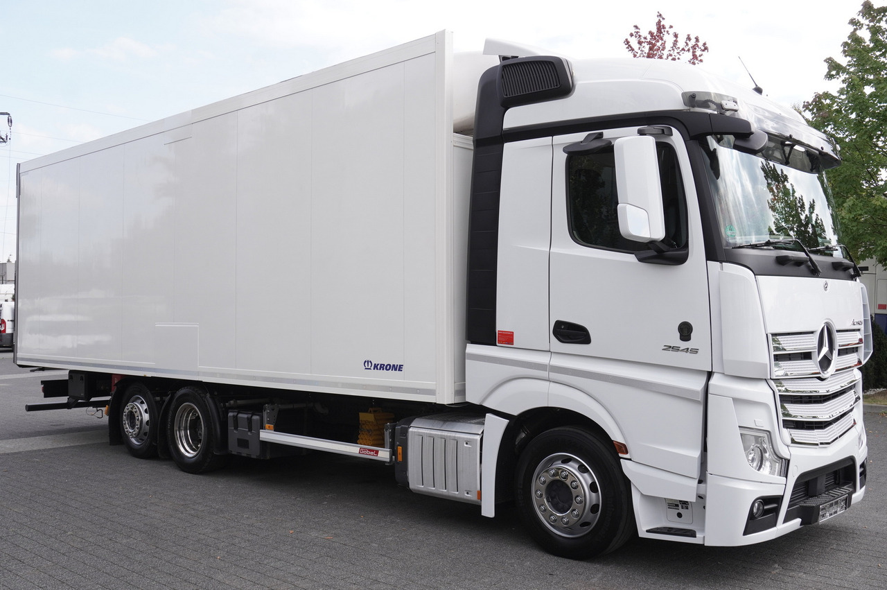 MERCEDES-BENZ Actros 2545 MP5 6×2 E6 / KRONE REFRIGERATOR 40 pallets Bitemperature Doppelstock / high 2.7m - Lastebil med kjøl: bilde 2 MERCEDES-BENZ Actros 2545 MP5 6×2 E6 / KRONE REFRIGERATOR 40 pallets Bitemperature Doppelstock / high 2.7m - Lastebil med kjøl: bilde 2