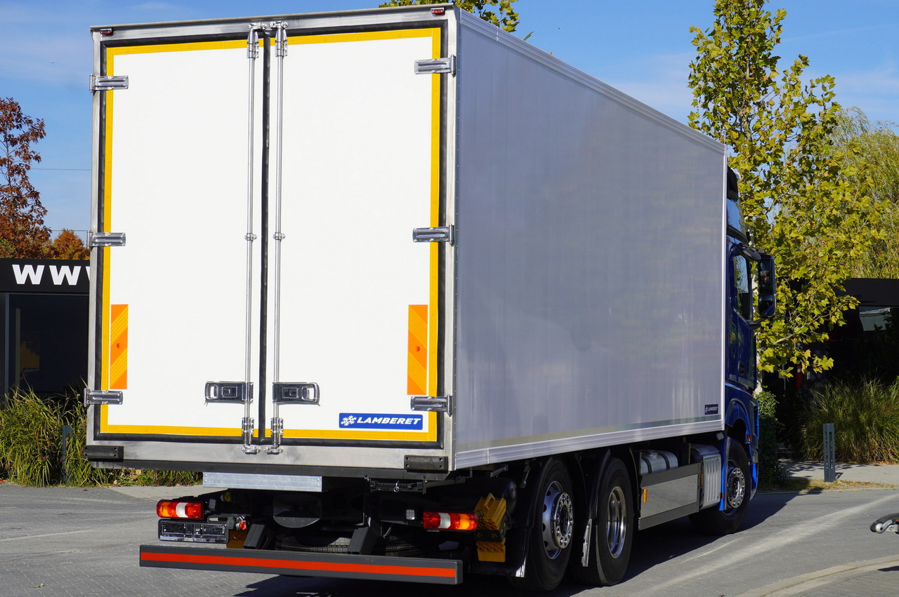 MERCEDES-BENZ Actros 2548 E6 / GIGA / Cab Lounge chair / Lamberet Refrigerator / Carrier Supra 950 - Lastebil med kjøl: bilde 3 MERCEDES-BENZ Actros 2548 E6 / GIGA / Cab Lounge chair / Lamberet Refrigerator / Carrier Supra 950 - Lastebil med kjøl: bilde 3