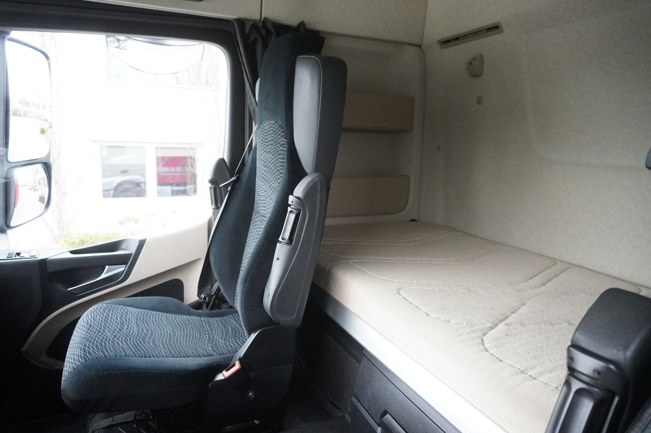 Planbil MERCEDES-BENZ Actros 3563 8x4 / Tipper for grain 20 t load capacity: bilde 32