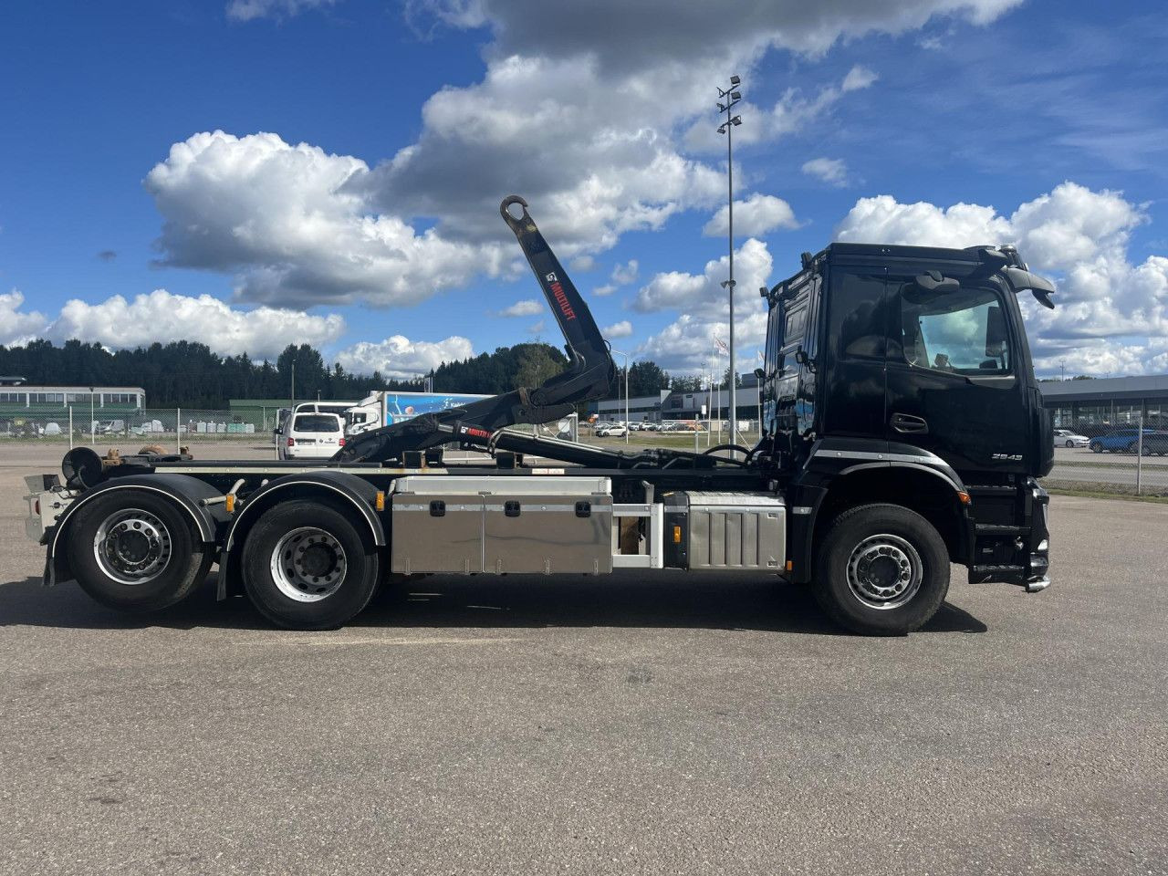 MERCEDES-BENZ Arocs 2543 6x2*4 / 21t Hooklift HIAB ULT21Z56 / 2022 - Krokbil: bilde 4 MERCEDES-BENZ Arocs 2543 6x2*4 / 21t Hooklift HIAB ULT21Z56 / 2022 - Krokbil: bilde 4