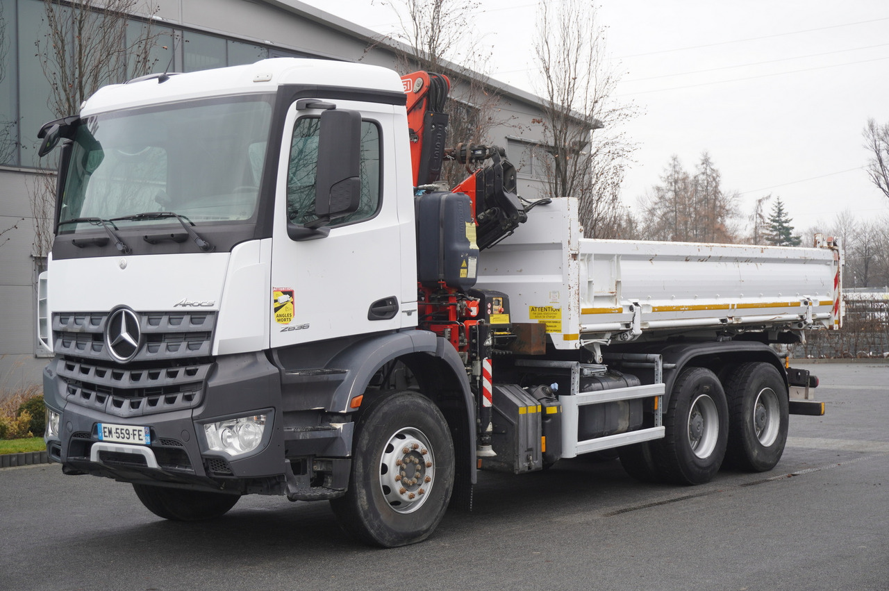 Kranbil MERCEDES-BENZ Arocs 2636 6x4 / 2-way tipper / Fassi F135A.0.23 / remote control / Rotator: bilde 6