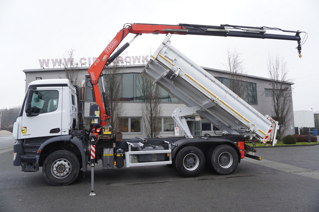 Kranbil MERCEDES-BENZ Arocs 2636 6x4 / 2-way tipper / Fassi F135A.0.23 / remote control / Rotator: bilde 12