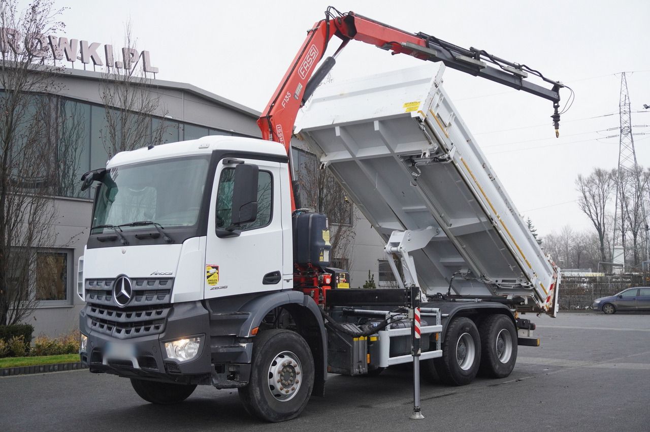 Kranbil MERCEDES-BENZ Arocs 2636 6x4 / 2-way tipper / Fassi F135A.0.23 / remote control / Rotator: bilde 9