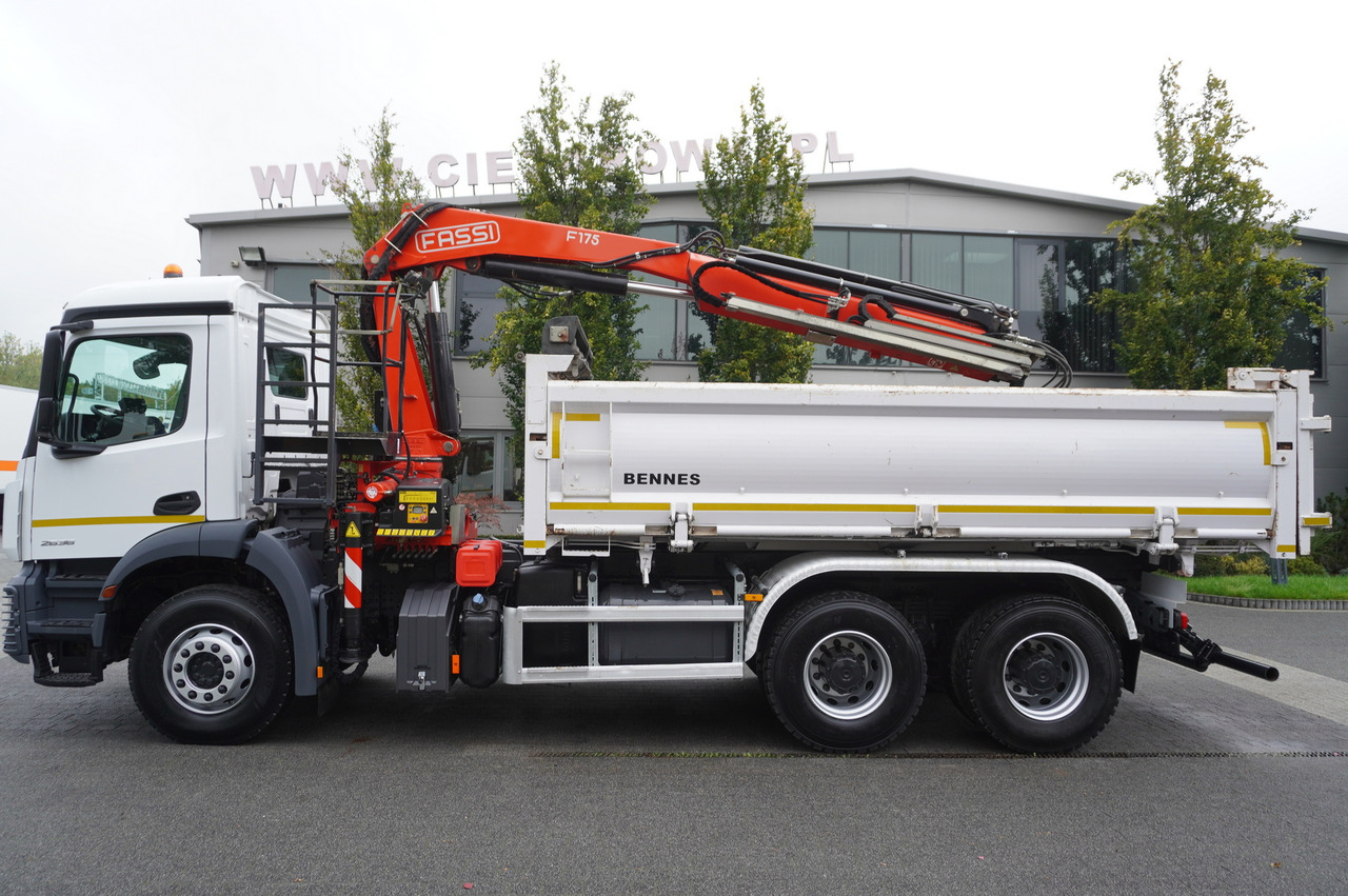 MERCEDES-BENZ Arocs 2636 6x4 / Fassi F175 / 7.7 t / 10 m / 2-side tipper / Bortmatic - Tippbil, Kranbil: bilde 3 MERCEDES-BENZ Arocs 2636 6x4 / Fassi F175 / 7.7 t / 10 m / 2-side tipper / Bortmatic - Tippbil, Kranbil: bilde 3