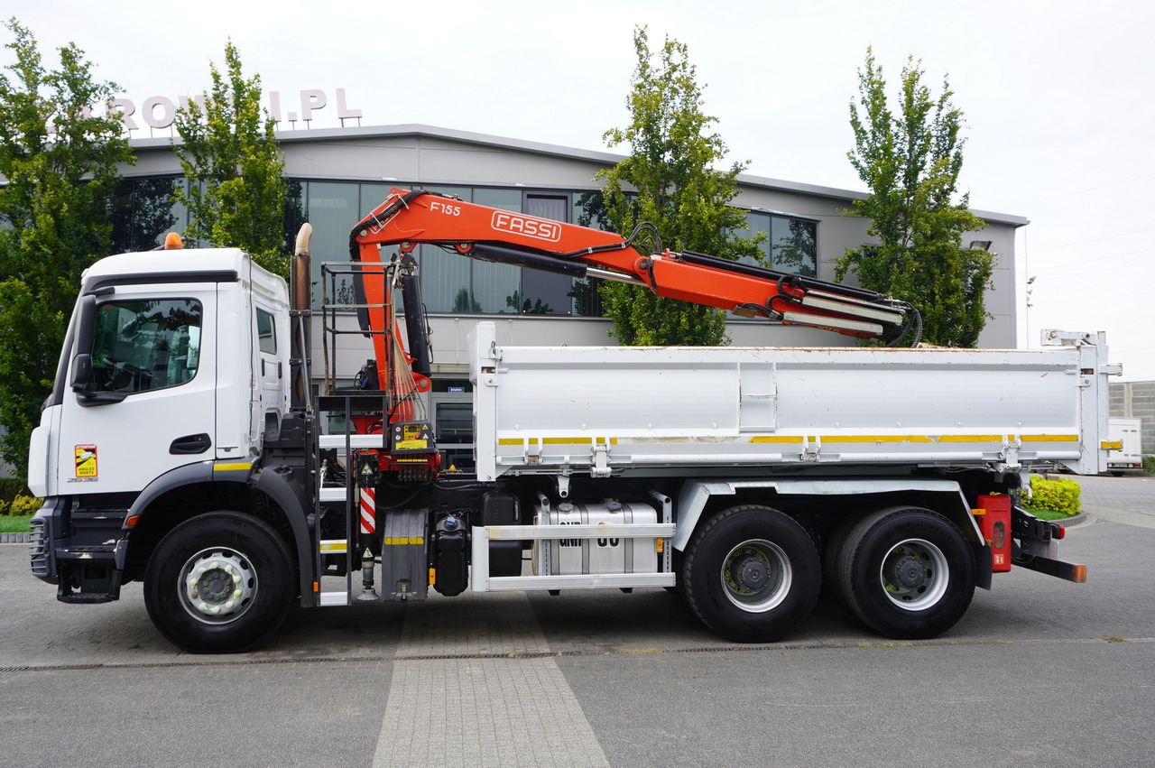 Kranbil MERCEDES-BENZ Arocs 2636 / 6x4 / HDS Fassi / 3-Way Tipper / Bortmatic: bilde 12