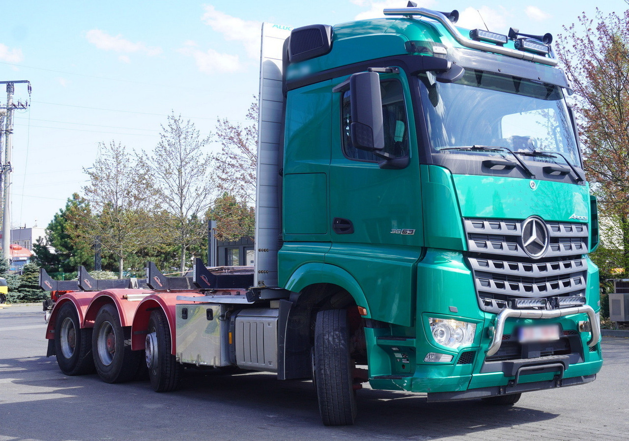 Mercedes-Benz Arocs 3563 8 × 4 / 630 HP / steered axle / Logging superstructure - Kranbil: bilde 1 Mercedes-Benz Arocs 3563 8 × 4 / 630 HP / steered axle / Logging superstructure - Kranbil: bilde 1