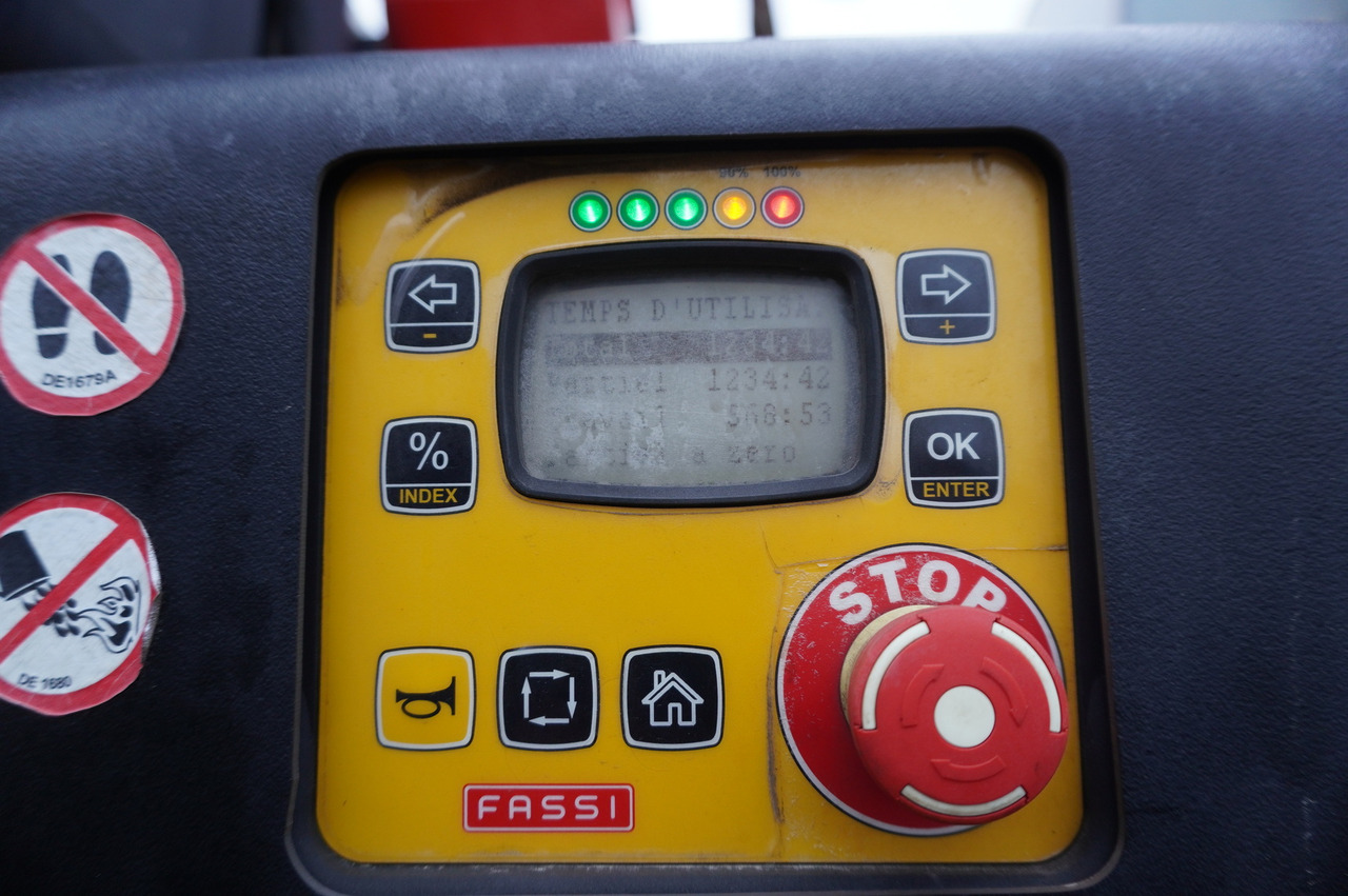 RENAULT C280 DTI 8 / FASSI crane 5.6 T / 560 MTH / range 8 m / Flatbed 15 EPAL - Planbil, Kranbil: bilde 3 RENAULT C280 DTI 8 / FASSI crane 5.6 T / 560 MTH / range 8 m / Flatbed 15 EPAL - Planbil, Kranbil: bilde 3