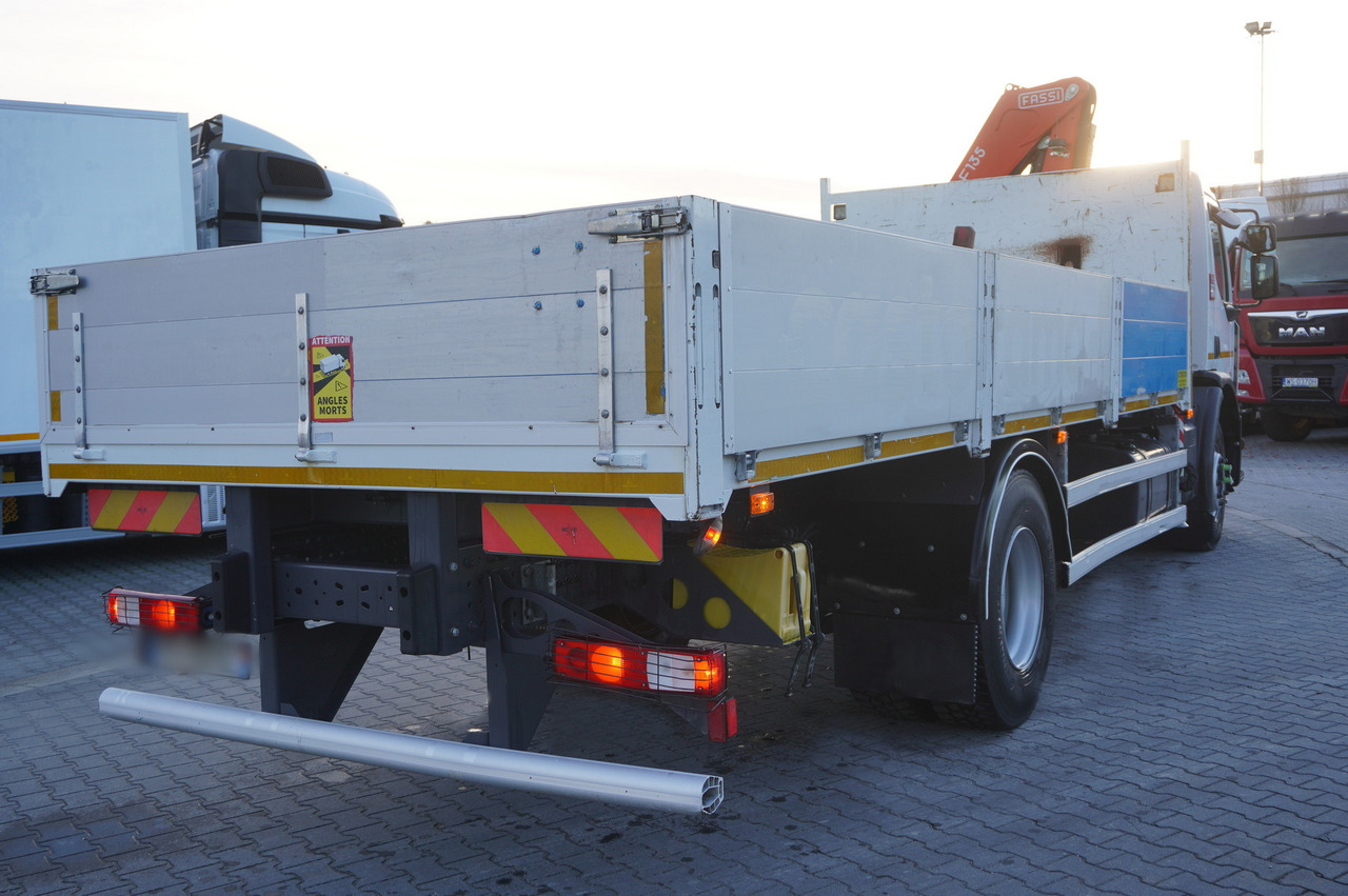 RENAULT C280 DTI 8 / FASSI crane 5.6 T / range 8 m / Flatbed 15 EPAL - Kranbil: bilde 3 RENAULT C280 DTI 8 / FASSI crane 5.6 T / range 8 m / Flatbed 15 EPAL - Kranbil: bilde 3