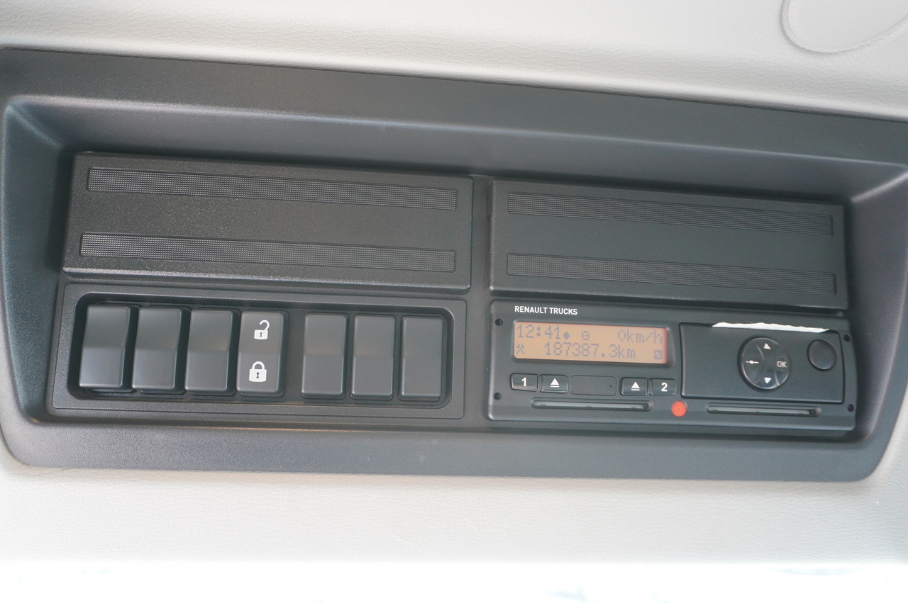 Transporter lastebil RENAULT D12 / New galvanized tow truck superstructure / 2025 / length 840 cm: bilde 23