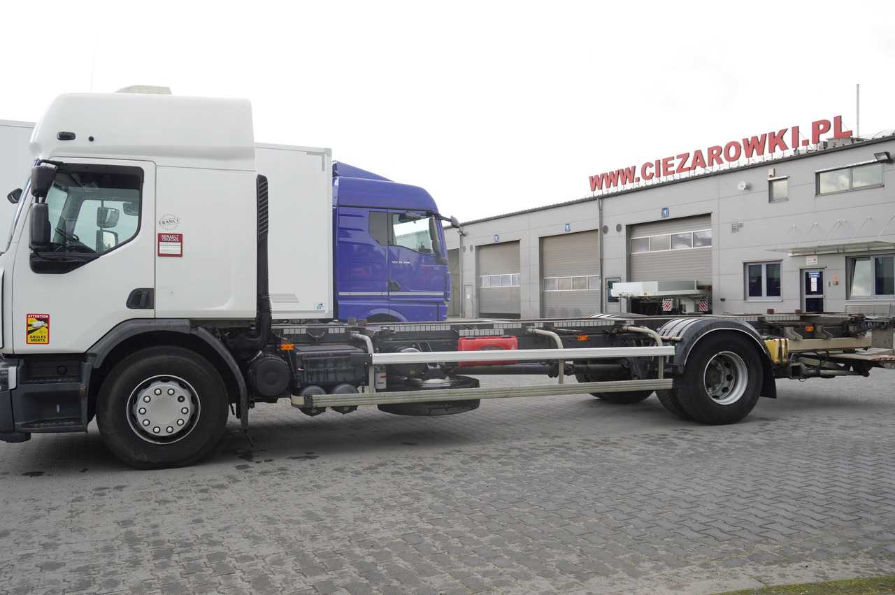 RENAULT D19 Wide Glob / BDF / load capacity 11t / 280 thousand km / tail lift - Chassis lastebil: bilde 4 RENAULT D19 Wide Glob / BDF / load capacity 11t / 280 thousand km / tail lift - Chassis lastebil: bilde 4