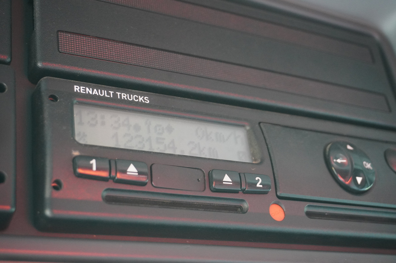 RENAULT K380 6×4 / FASSI F175 crane 7.85 t / 120 thousand km! / 2-sided tipper - Kranbil: bilde 2 RENAULT K380 6×4 / FASSI F175 crane 7.85 t / 120 thousand km! / 2-sided tipper - Kranbil: bilde 2