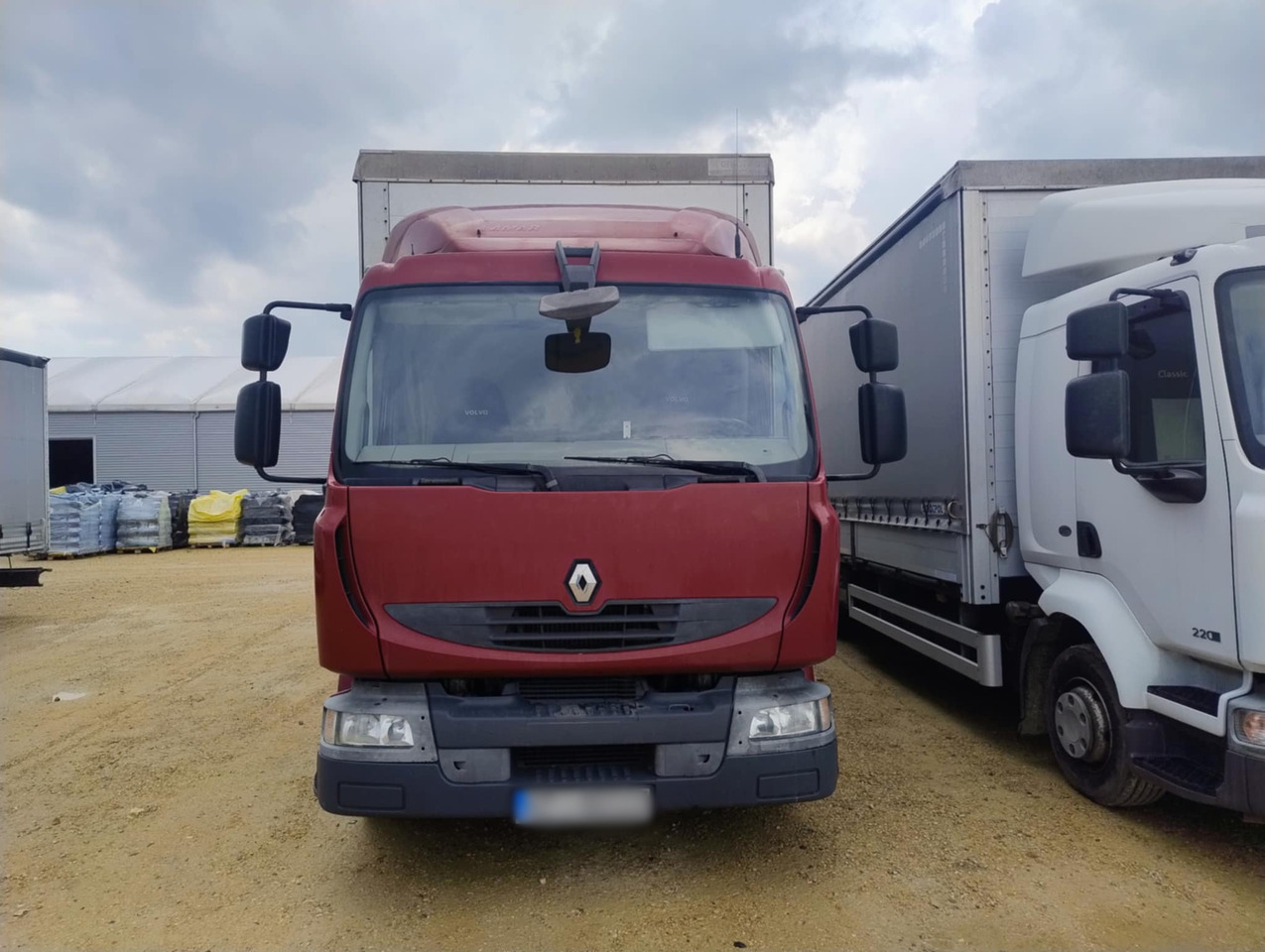 RENAULT Midlum 300 / Curtain 18 EPAL / Sleeping cab - Kapellbil: bilde 2 RENAULT Midlum 300 / Curtain 18 EPAL / Sleeping cab - Kapellbil: bilde 2