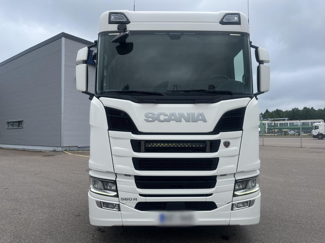 SCANIA R560 B8x4*4 / Chassis / sleeper cab / Power take-off - Chassis lastebil: bilde 4 SCANIA R560 B8x4*4 / Chassis / sleeper cab / Power take-off - Chassis lastebil: bilde 4