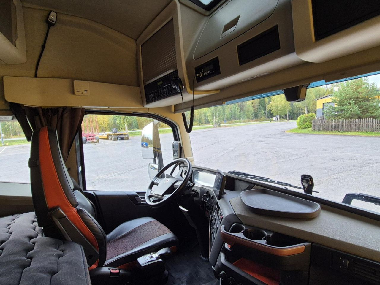 Tømmerbil for transport av skog VOLVO FH 750 8x4 / 2 lifted axles / timber truck: bilde 16