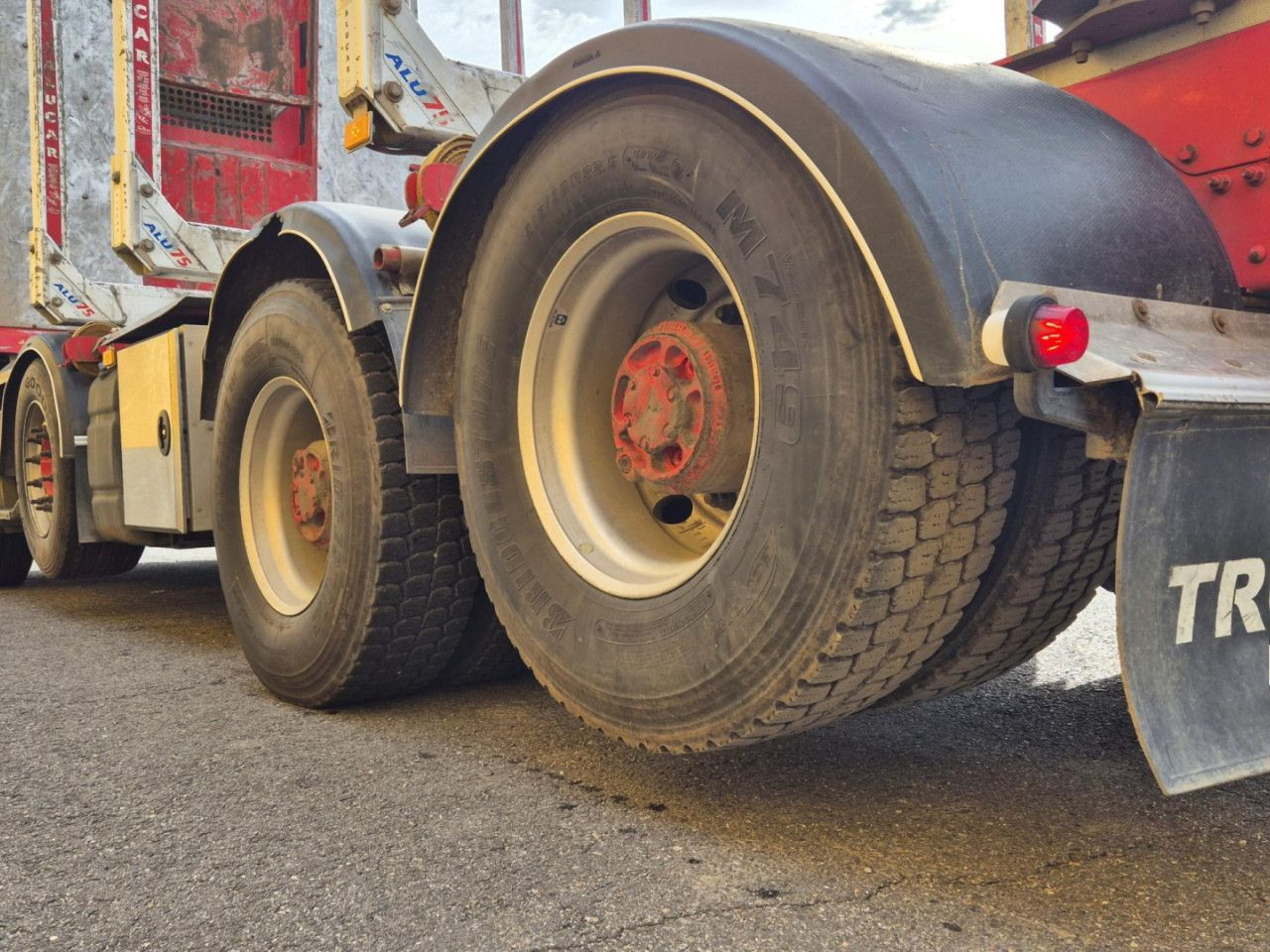 Tømmerbil for transport av skog VOLVO FH 750 8x4 / 2 lifted axles / timber truck: bilde 9