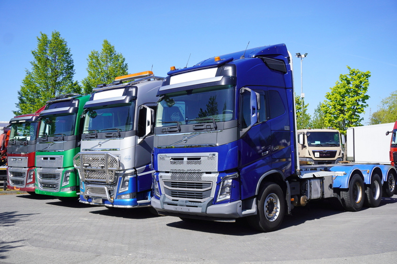 VOLVO FH16 750 / 750 HP! / chassis / 4 units 8x4 - Kranbil: bilde 1 VOLVO FH16 750 / 750 HP! / chassis / 4 units 8x4 - Kranbil: bilde 1