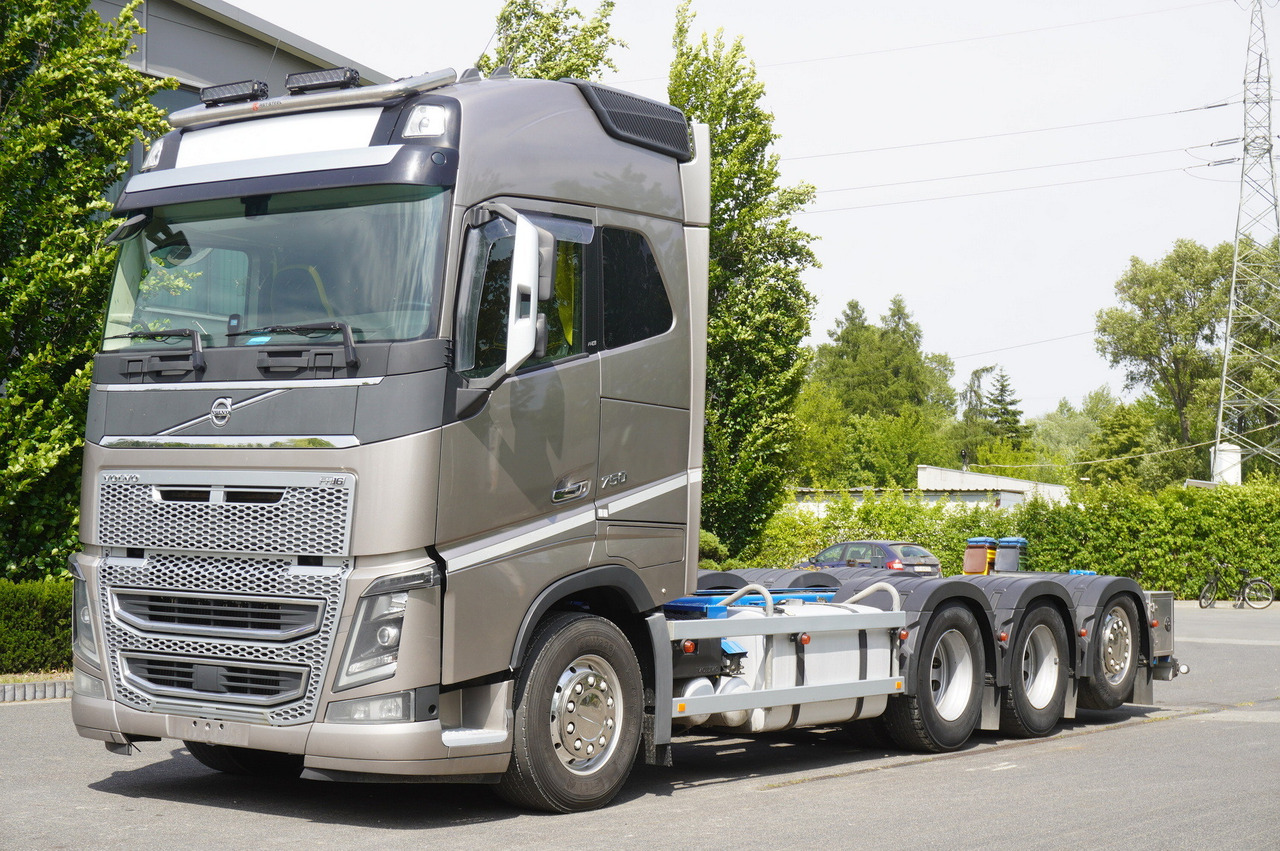 VOLVO FH16 750 8x4x4 / 750 HP! / Frame 685 cm / Steered 4th axle - Kranbil: bilde 2 VOLVO FH16 750 8x4x4 / 750 HP! / Frame 685 cm / Steered 4th axle - Kranbil: bilde 2