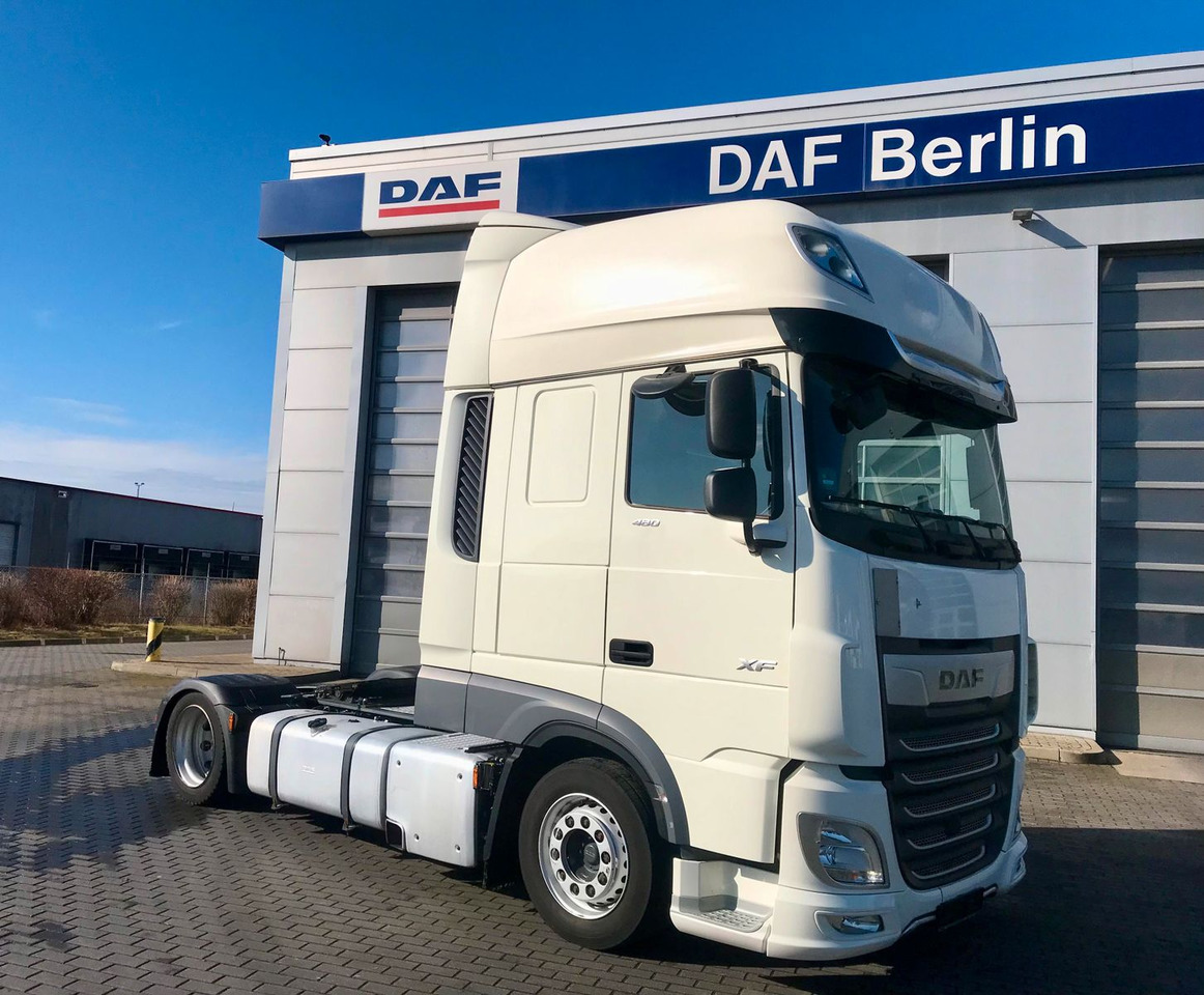 DAF XF 480 FT SSC Low Deck Standklima MX-EngineBrake - Trekkvogn: bilde 1 DAF XF 480 FT SSC Low Deck Standklima MX-EngineBrake - Trekkvogn: bilde 1